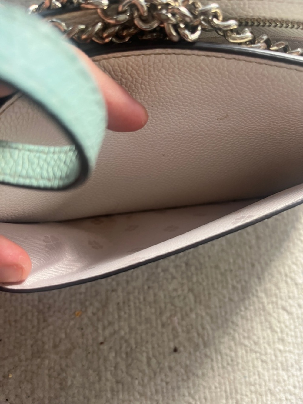 kate spade Two-Tone Pebbled Leather crossbody in Mint and Cream. - Picture 5 of 6